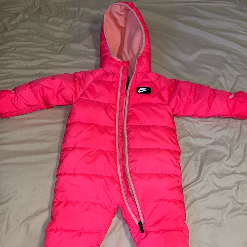 Nike Snow Suit!! Only worn ONCE!